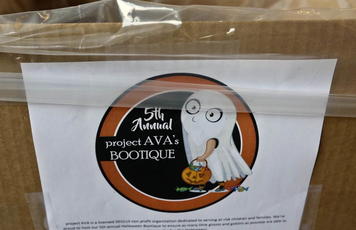 Decatur police, Giggles store collecting Halloween costumes for kids